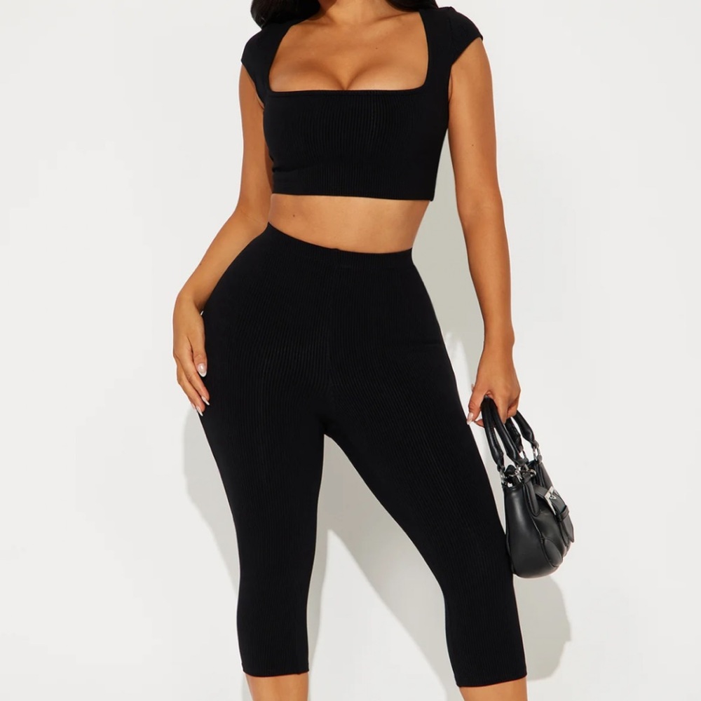Women's Black Ribbed Knit Pants